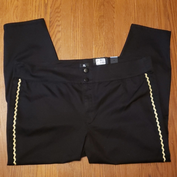 Love&Legend Slim Leg Pant - Picture 2 of 9